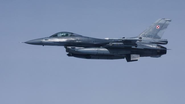 polish air force fighter jet f16