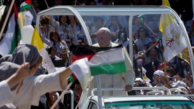 popemobile to become mobile clinic for gaza