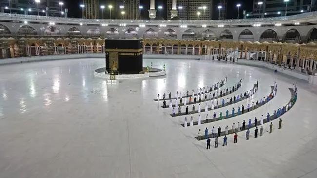 prayer at holy mecca