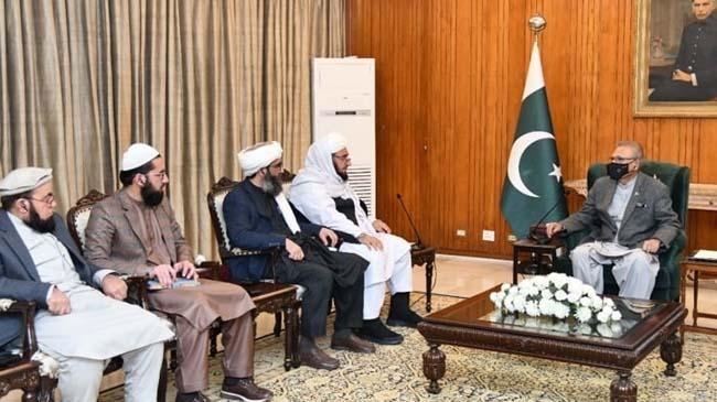president dr arif alvi meets with an afghan delegation