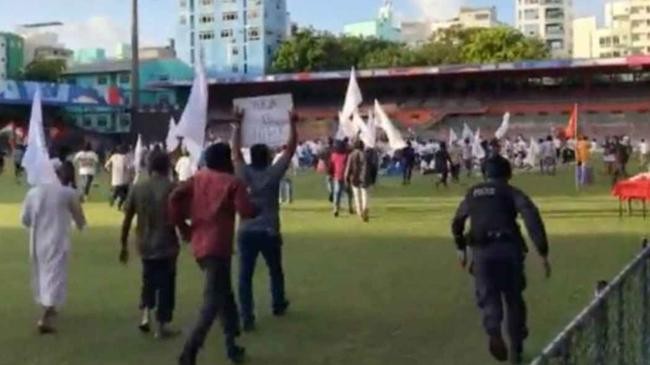 protest in male