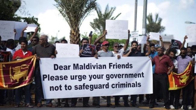 protest in male 1