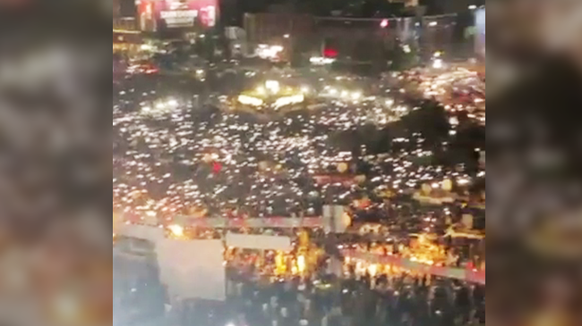 protest in pakistan in night