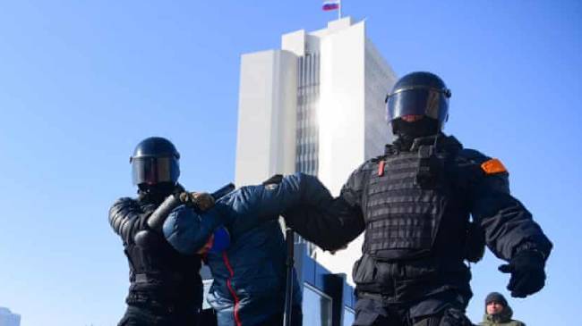 protest in russia police arrested thousands