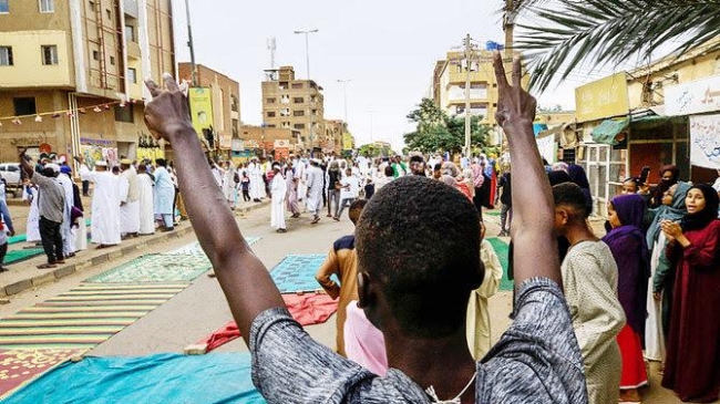 protesters in sudan mark eid al adha at anti military sit in
