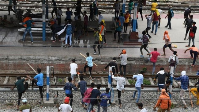 protests continue over india s new military recruitment plan