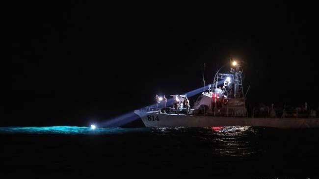 rescue teams look for wreckage