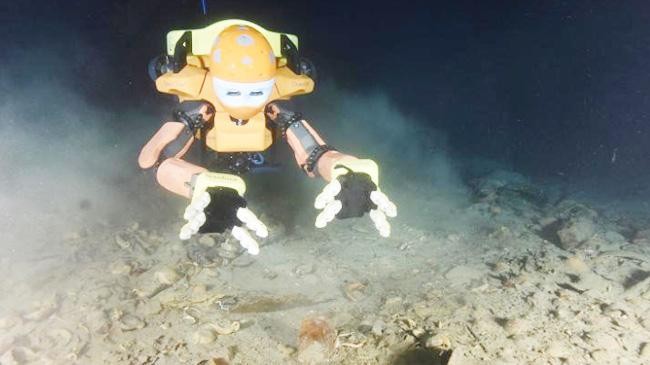 robot bottom of the ocean