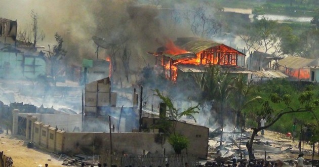 rohingya village burning2