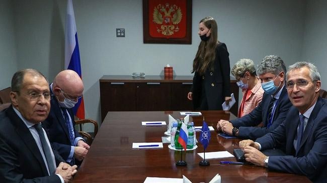 russia and nato close door meeting