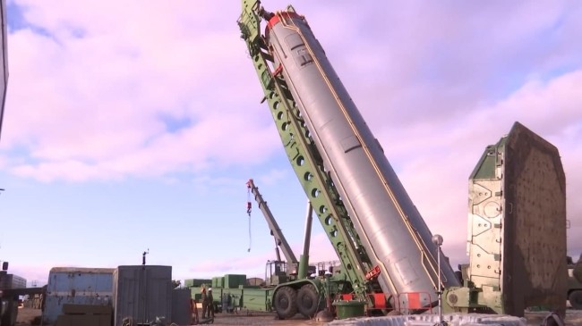 russia missile avangard loading