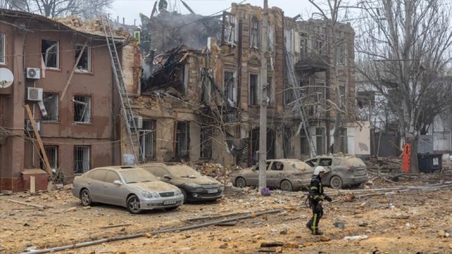 russia pummels ukraine with massive wave of airstrikes