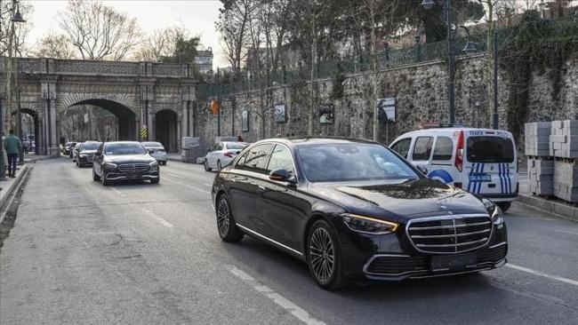 russian delegation arrives in istanbul