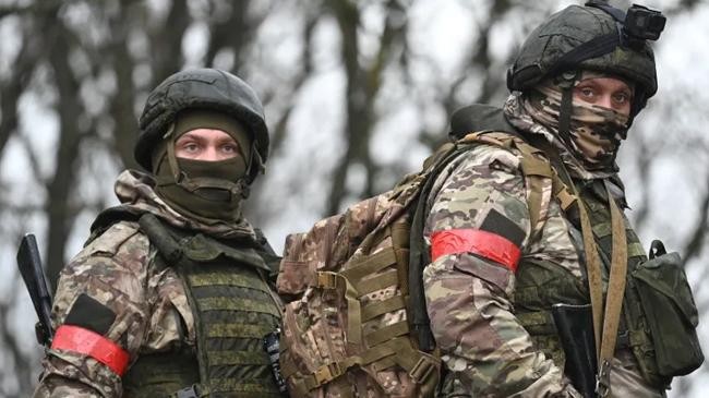 russian service members