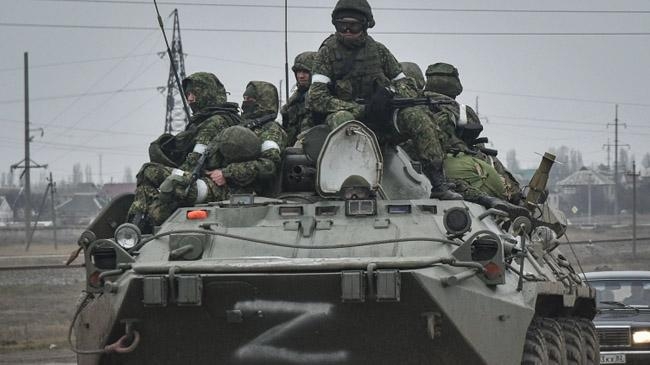 russian soldiers move ukraine