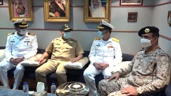 saudi and pakistan naval officials