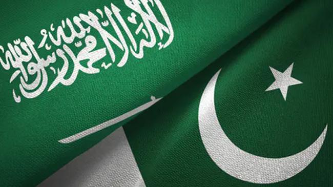 saudi arabiya and pakistan flag