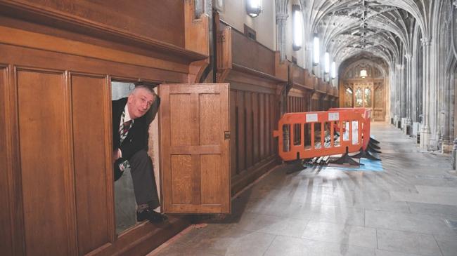 secret doorway in british parliament