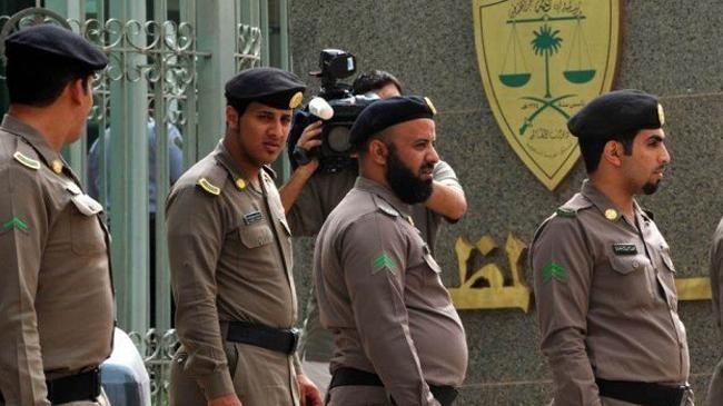 security forces at the grand mosque