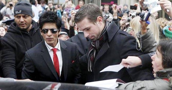 shahrukh khan at us airport