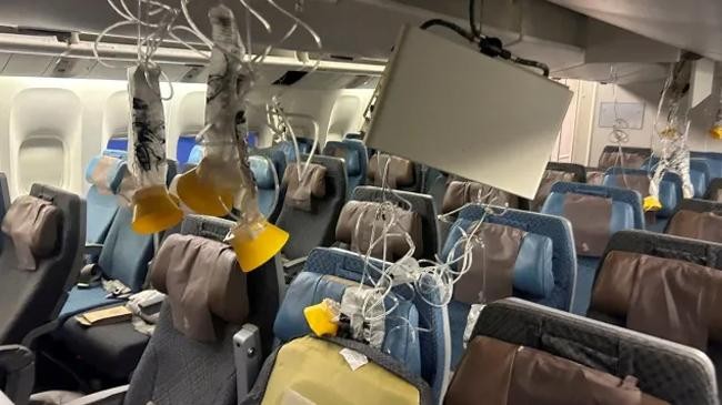 singapore airlines offers compensation