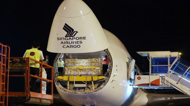 singapore get pfizer vacc