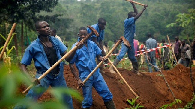 six thousand bodies were found in mass grave