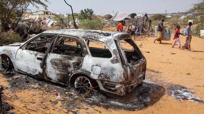 somalia wreckage vehicle destroyed