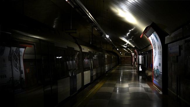 spain portugal suffer massive ongoing blackout