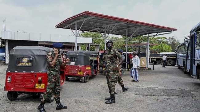 sri lanka army in petrol pump
