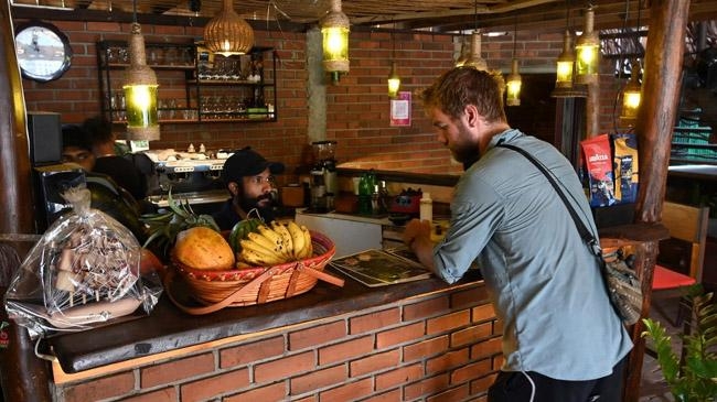 sri lanka blackgold cafe ahesh shanaka