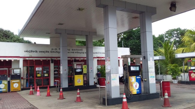 sri lanka fuel station