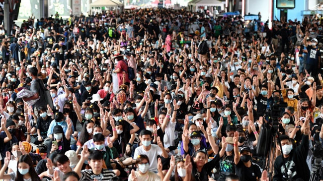students protest in thailand 1