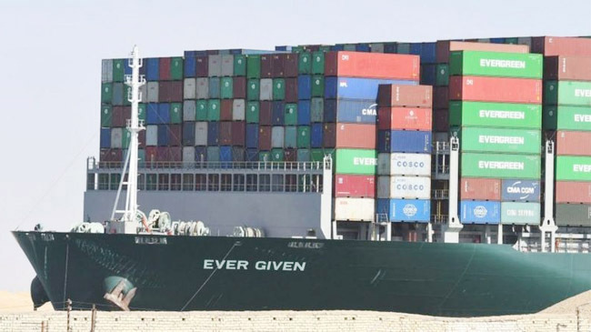 suez canal ship