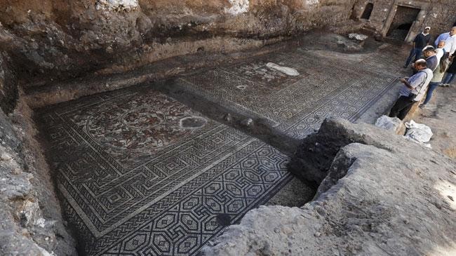 syria unearths stunning rom