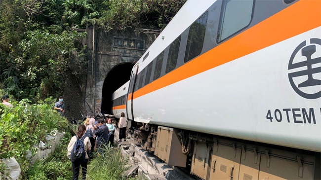 taiwan train crash