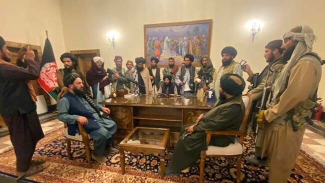 taliban at presidential palace 2145
