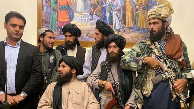 taliban at presidential palace 2