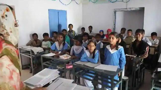 teacher 25 school india uttarprodesh