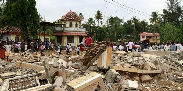 temple explosion in india kerala