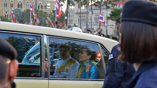 thailand king vajiralankorn wife