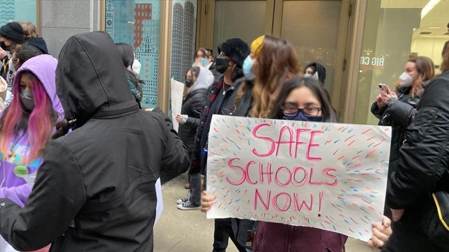 thousands of chicago students walk out to protest unsafe return to schools