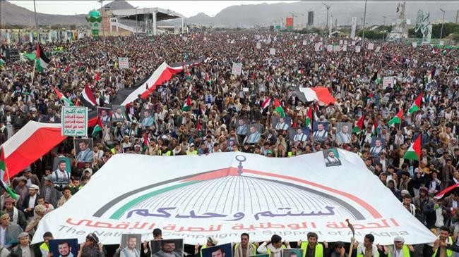 thousands of yemenis rally in support of gaza