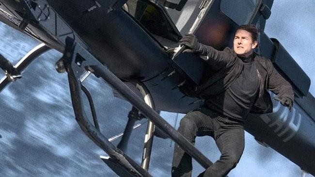 tom cruise to become first 