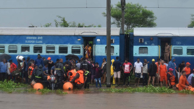 train in flood 1