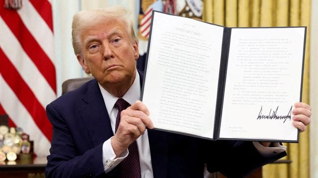 trump signs order