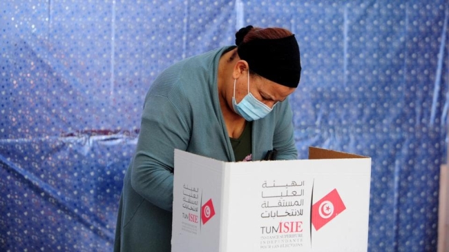 tunisia sees unprecedented low turnout in controversial elections