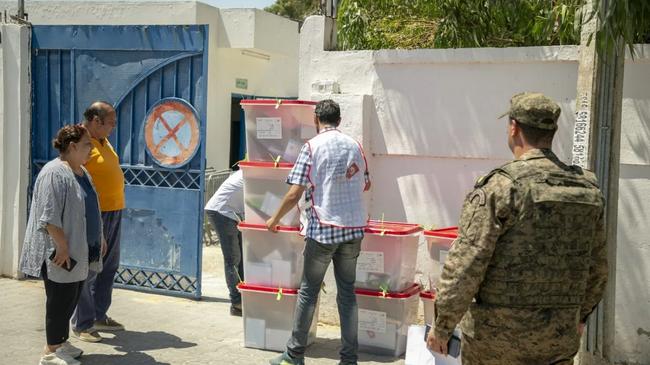 tunisians go to polls in election