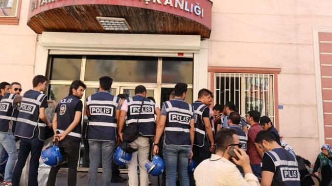 turkey arrested four mayore