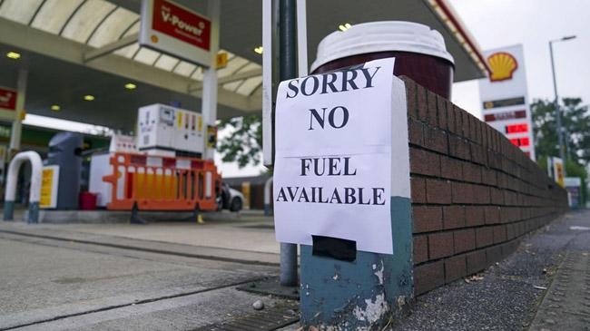 uk petrol station closed